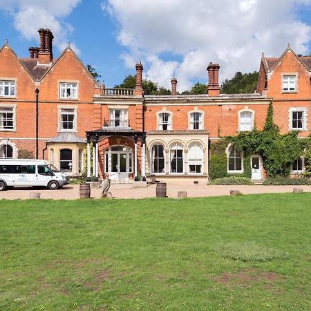 Fsc Juniper Hall Hostel Mickleham Bagian luar foto