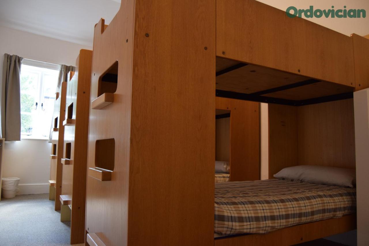 Fsc Juniper Hall Hostel Mickleham Bagian luar foto