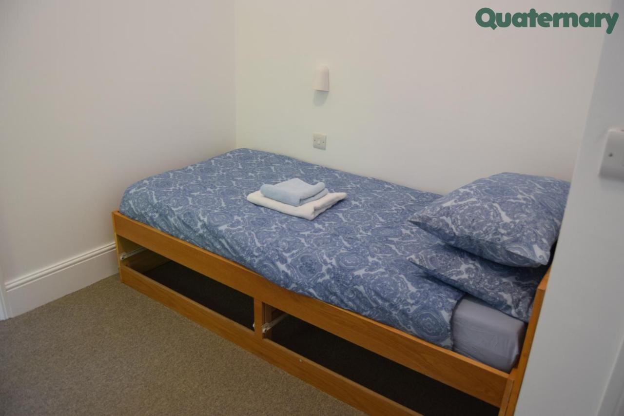 Fsc Juniper Hall Hostel Mickleham Bagian luar foto