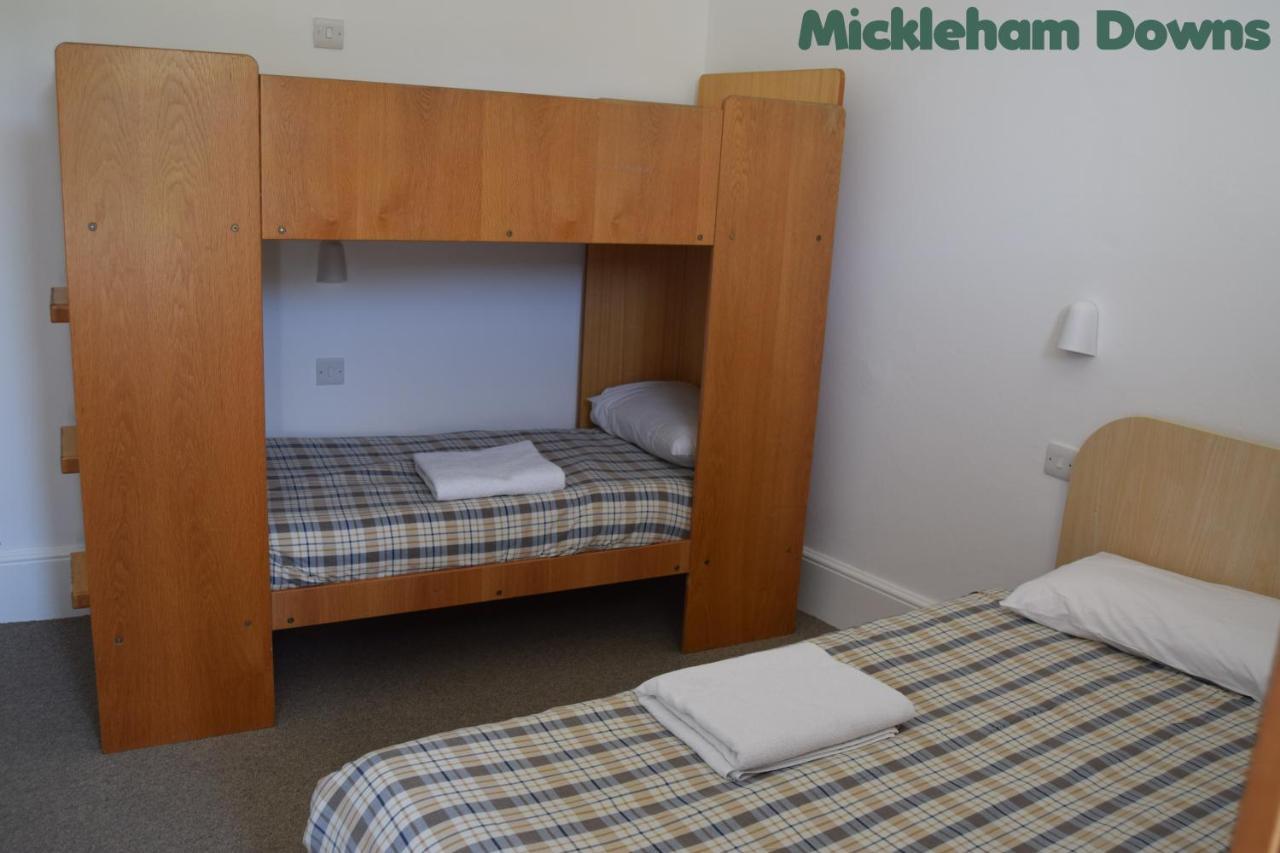 Fsc Juniper Hall Hostel Mickleham Bagian luar foto