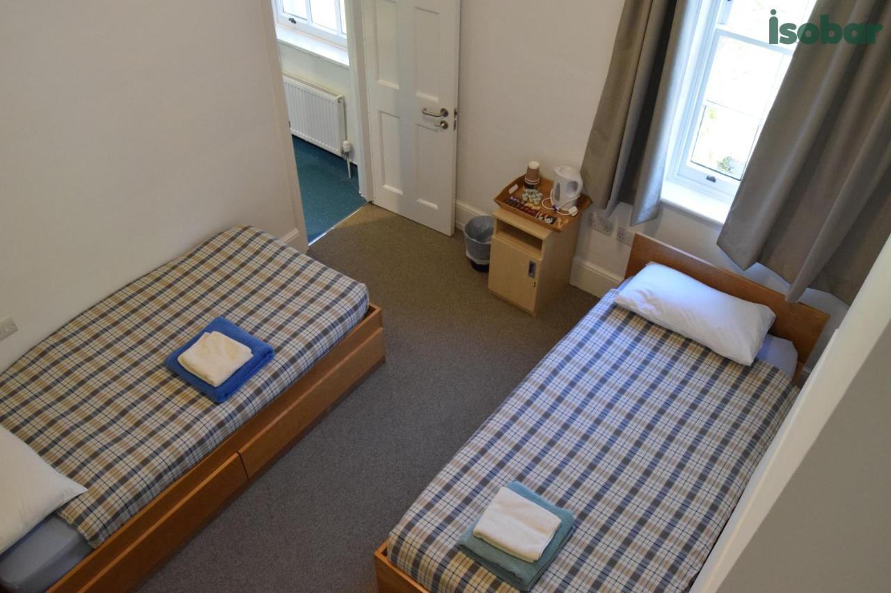 Fsc Juniper Hall Hostel Mickleham Bagian luar foto
