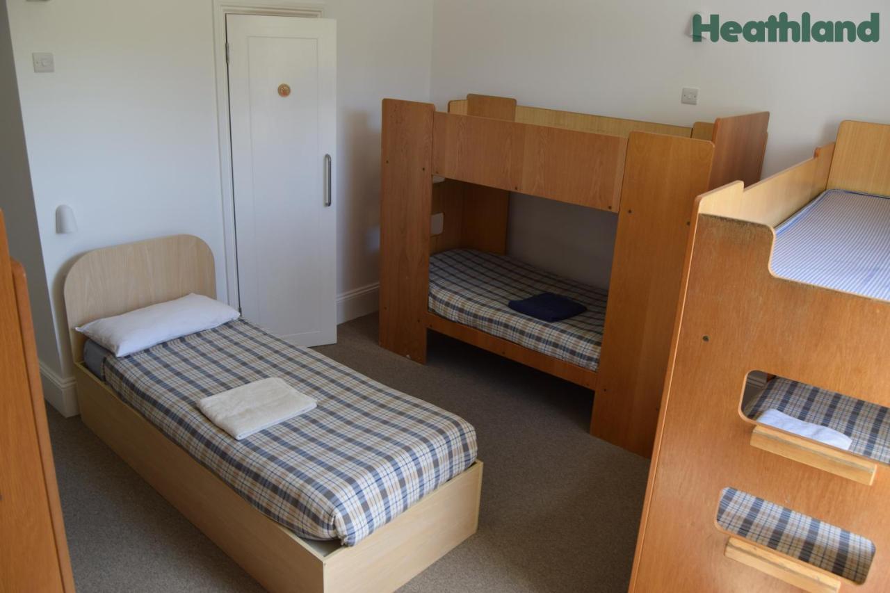 Fsc Juniper Hall Hostel Mickleham Bagian luar foto