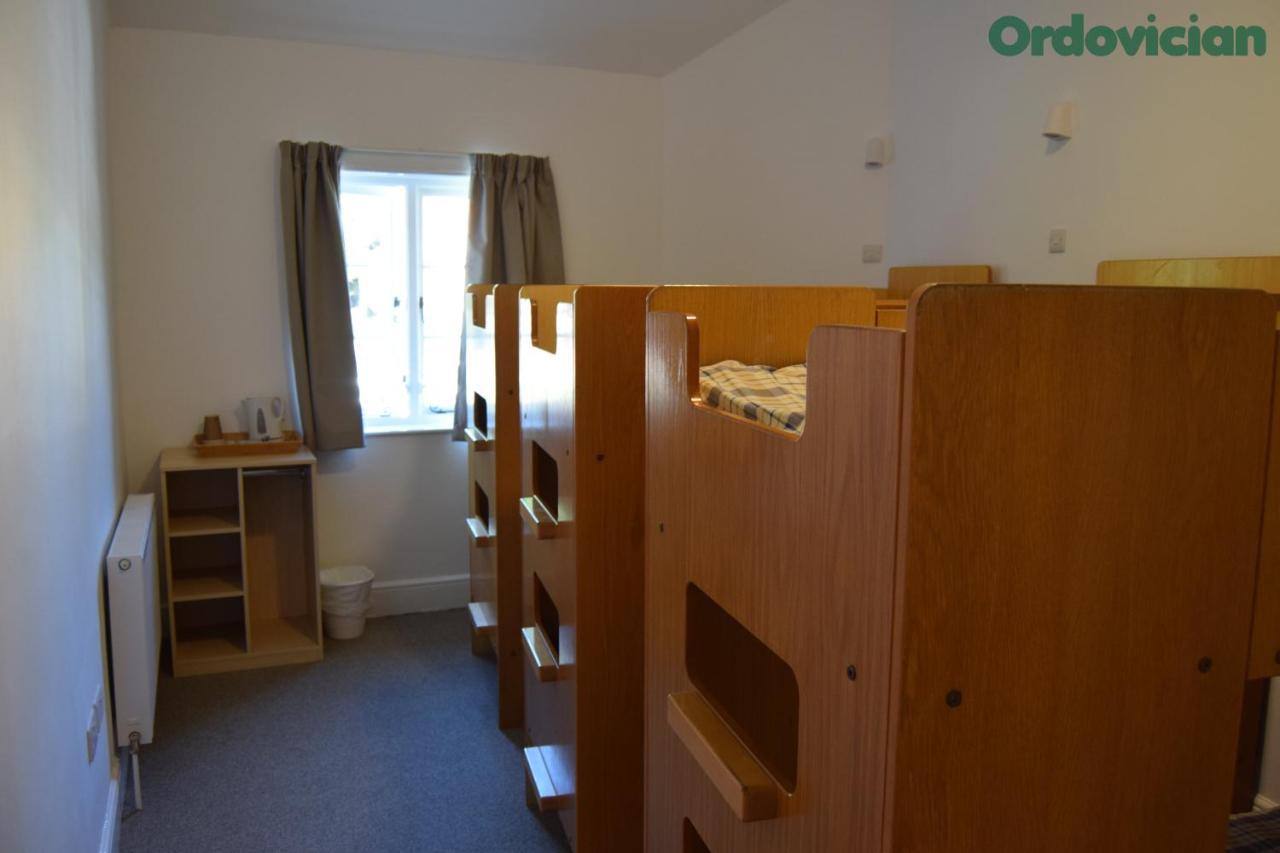Fsc Juniper Hall Hostel Mickleham Bagian luar foto