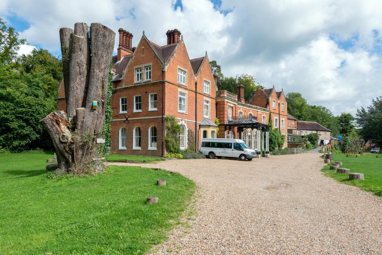 Fsc Juniper Hall Hostel Mickleham Bagian luar foto