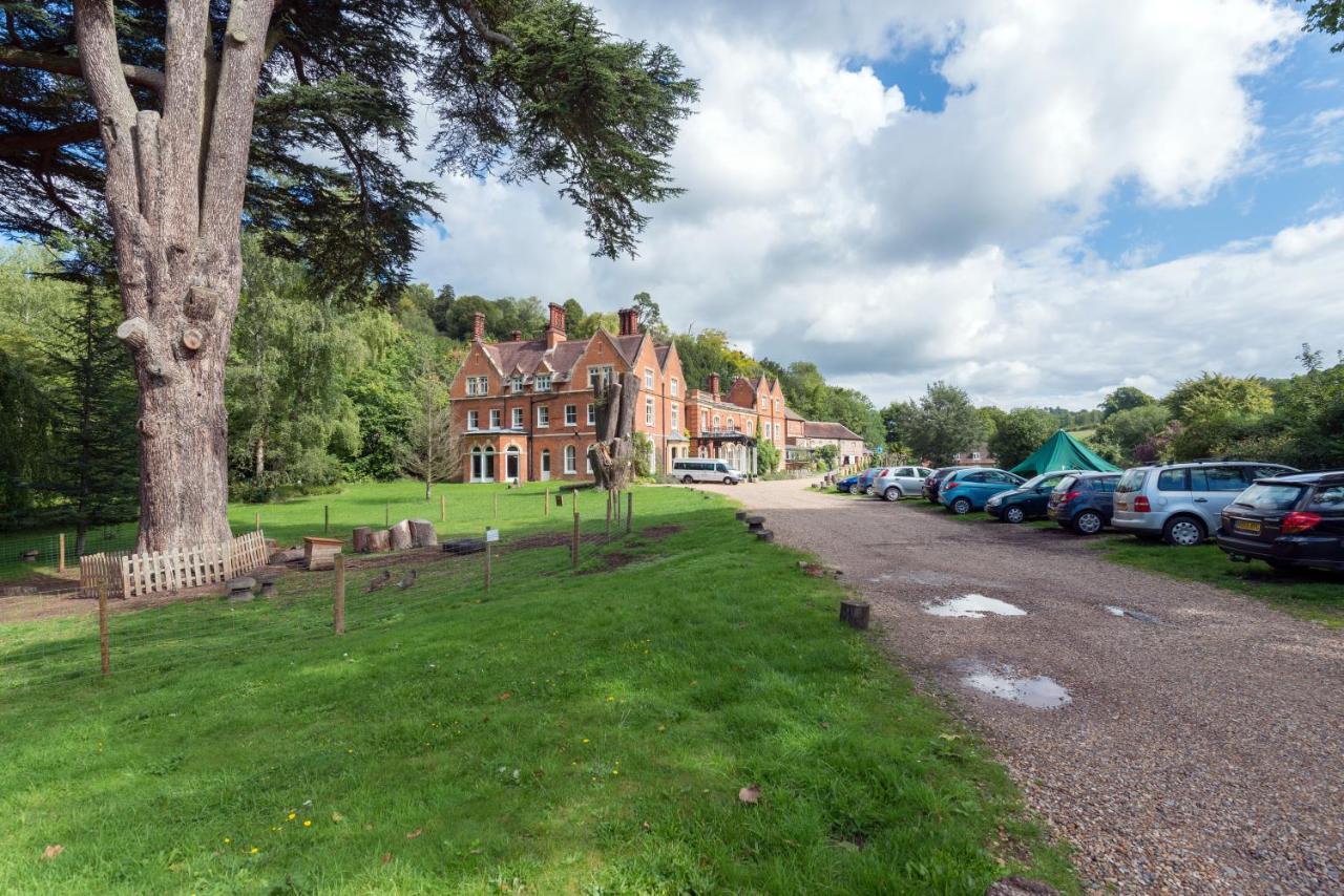 Fsc Juniper Hall Hostel Mickleham Bagian luar foto