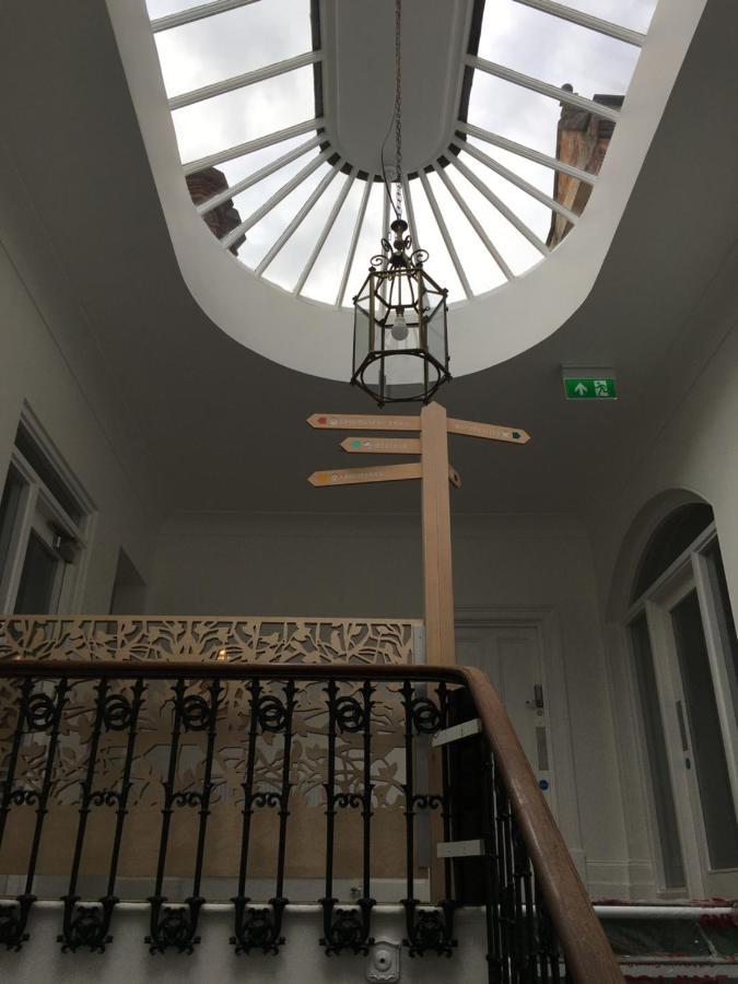 Fsc Juniper Hall Hostel Mickleham Bagian luar foto