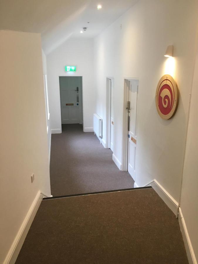 Fsc Juniper Hall Hostel Mickleham Bagian luar foto